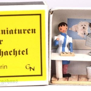 Zündholzschachtel Arzthelferin