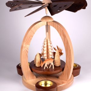 Pyramide Rehe mit Teelicht und Kerze